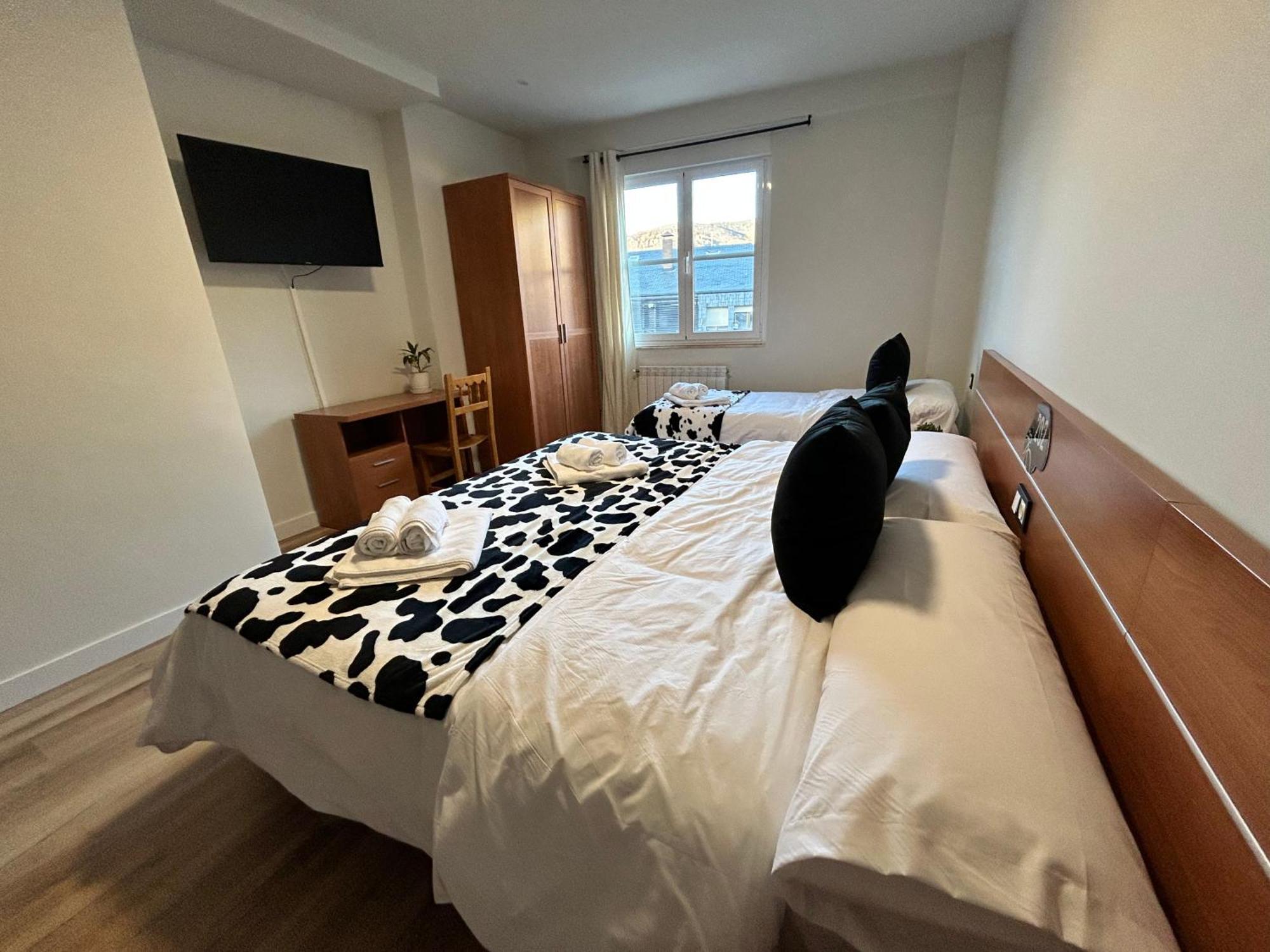 Bicis & Vacas Hotell La Pola de Gordon Exteriör bild
