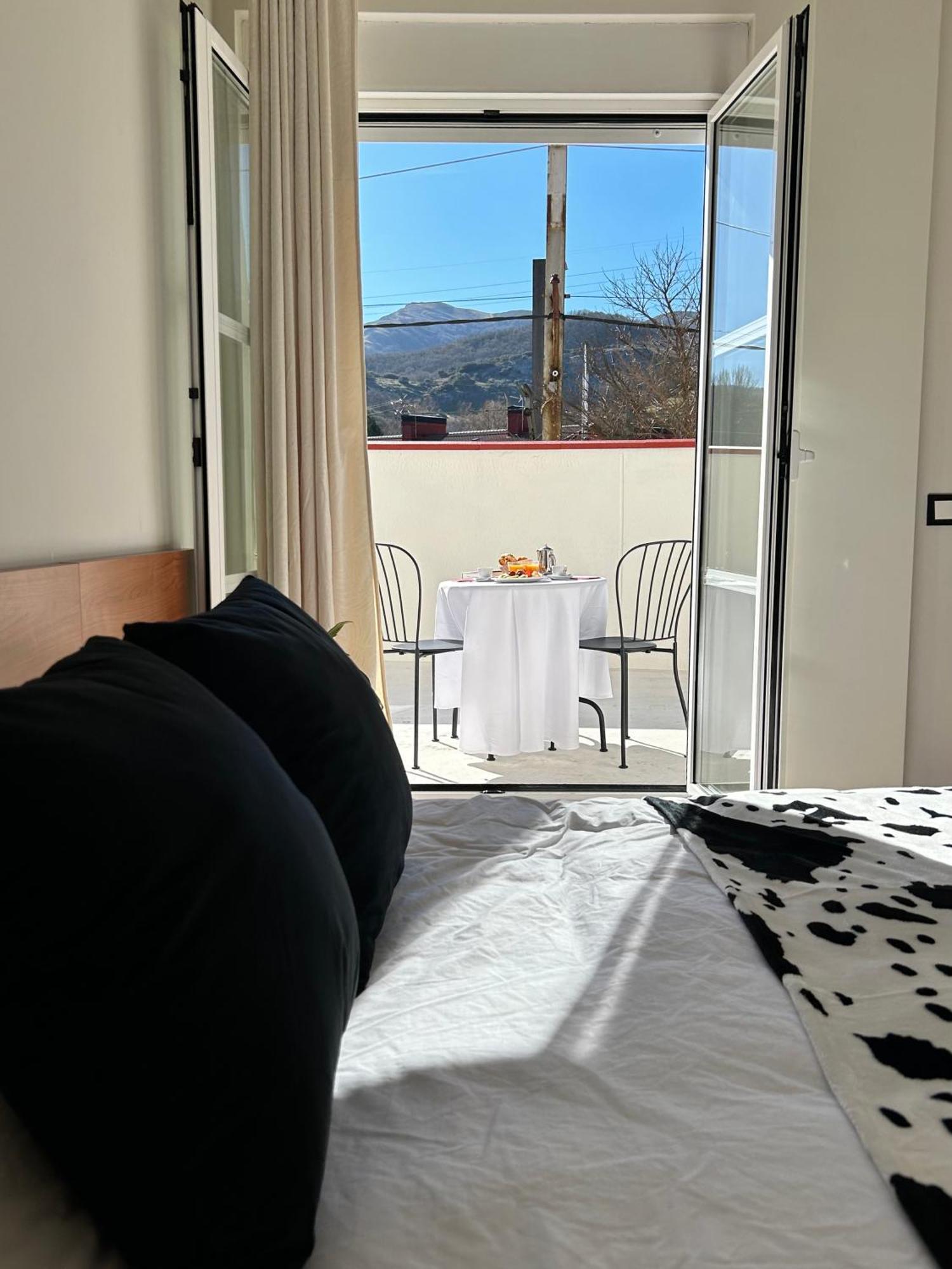Bicis & Vacas Hotell La Pola de Gordon Exteriör bild